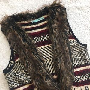 Fur collared knit vest